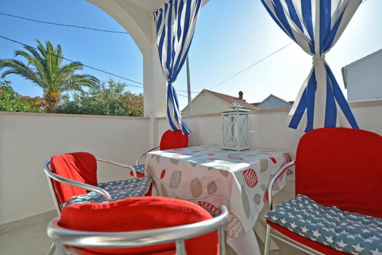 Apartments Residence Sunce Supetar Extérieur photo