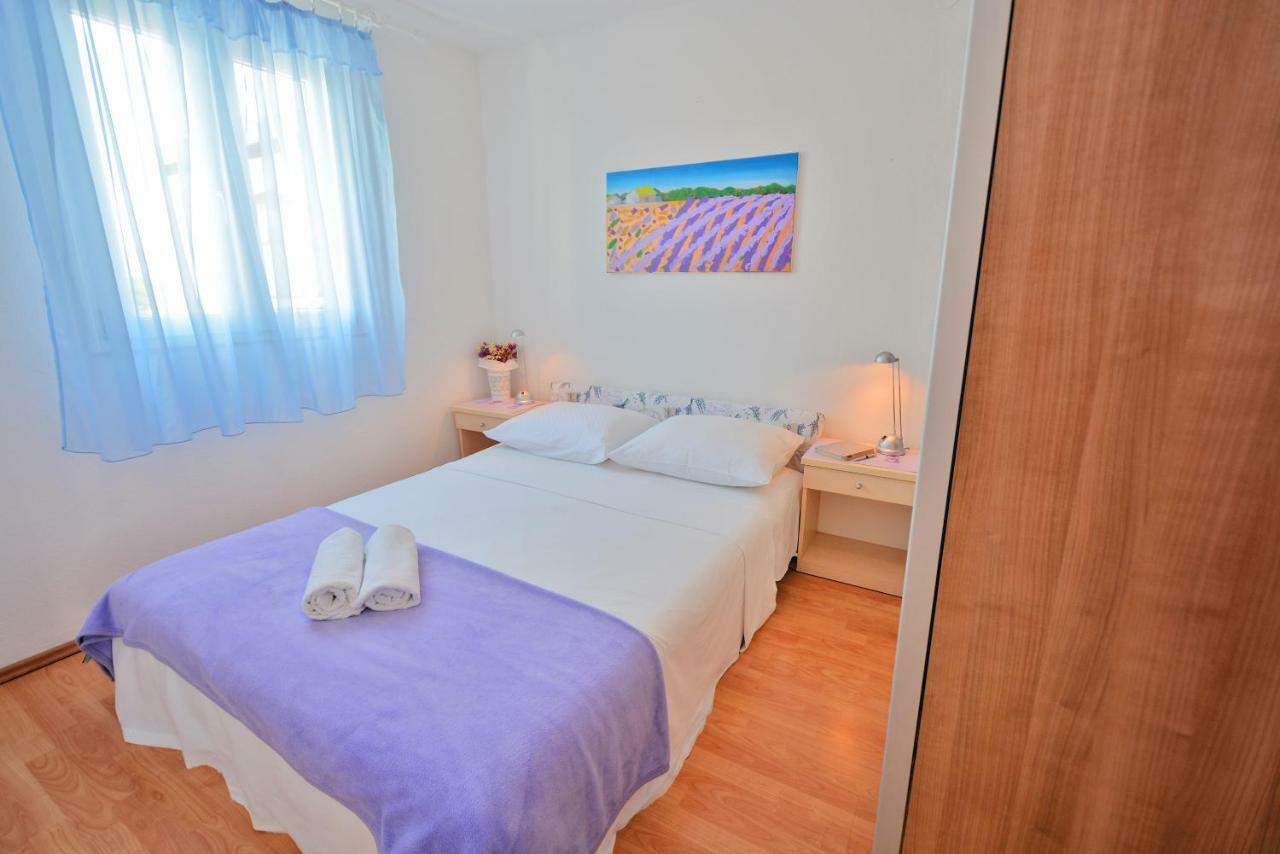 Apartments Residence Sunce Supetar Extérieur photo